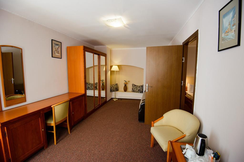 Residence Piata Sfatului Brasov Ngoại thất bức ảnh