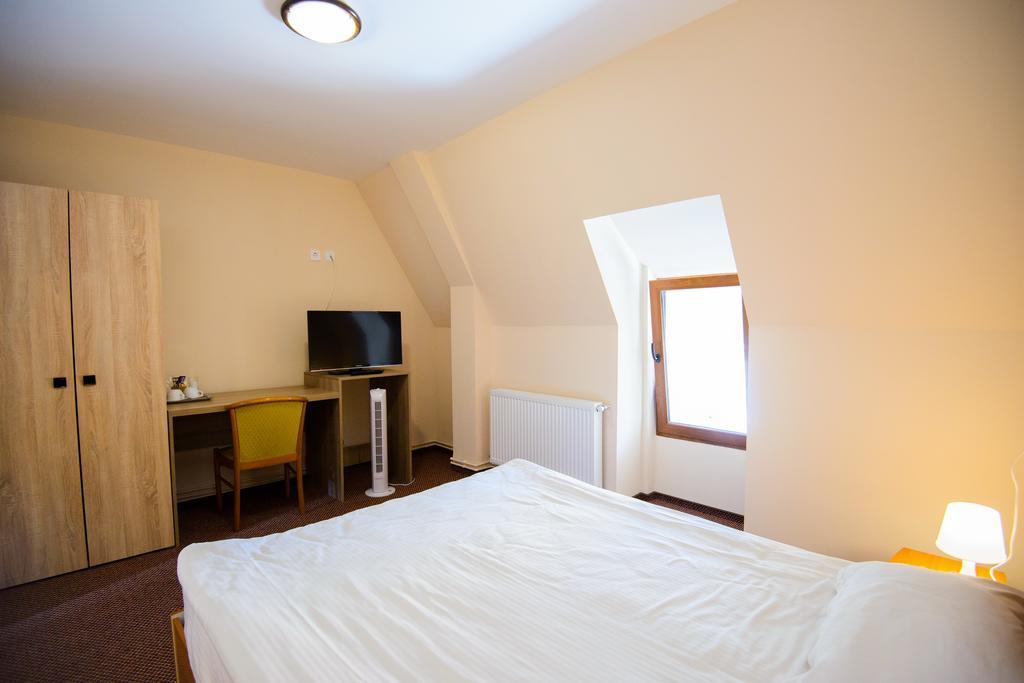 Residence Piata Sfatului Brasov Ngoại thất bức ảnh