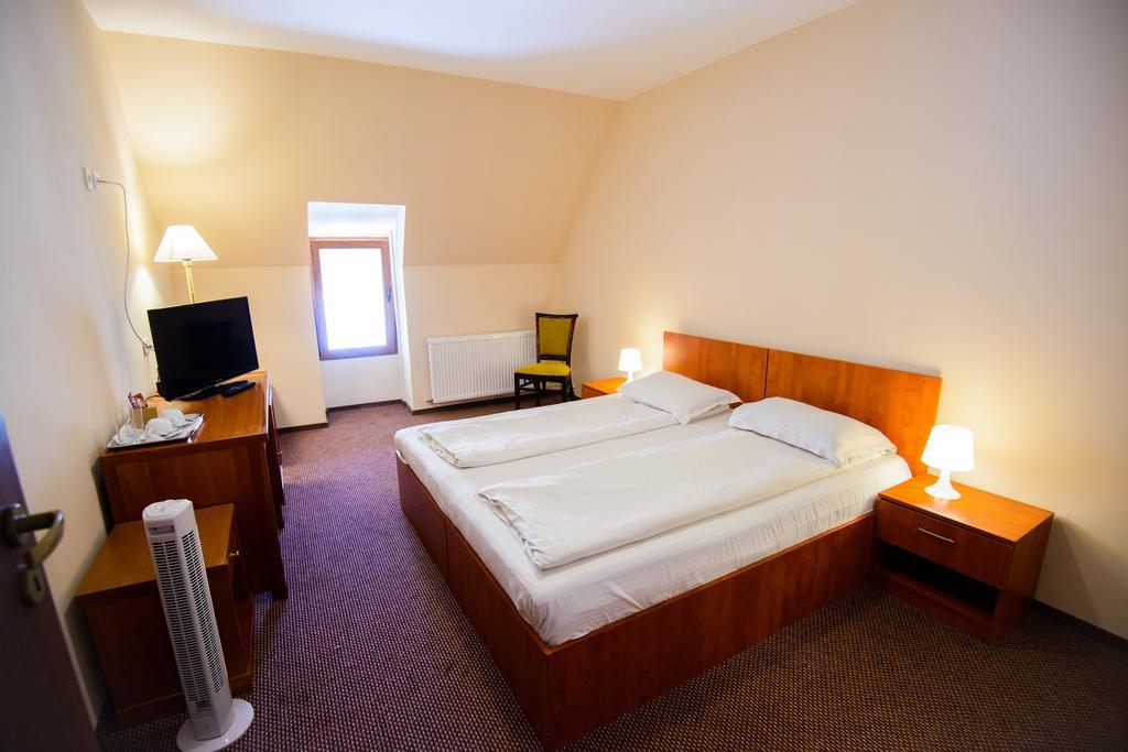 Residence Piata Sfatului Brasov Ngoại thất bức ảnh